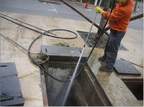 港口池底污泥如何清理